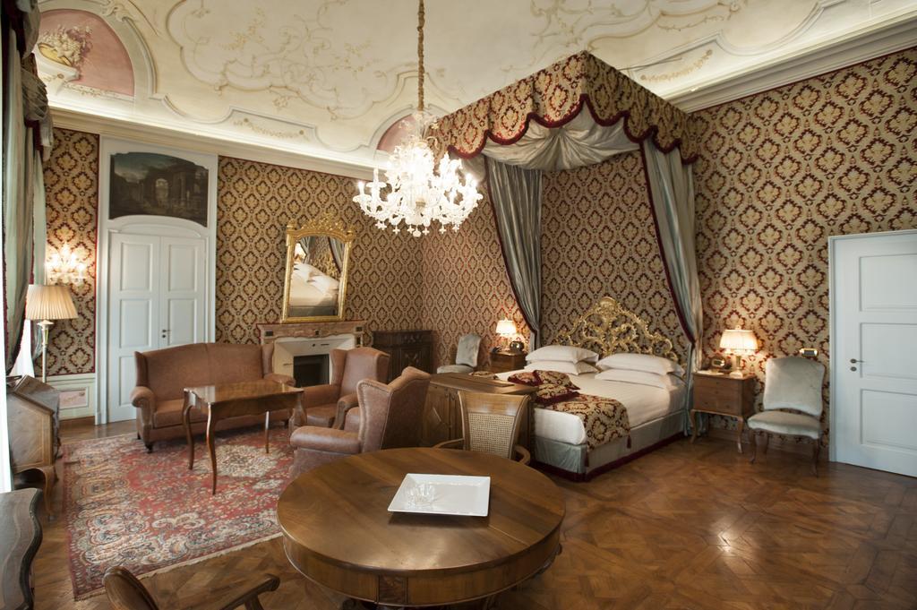 Отель Castello Di Гуарене Номер фото