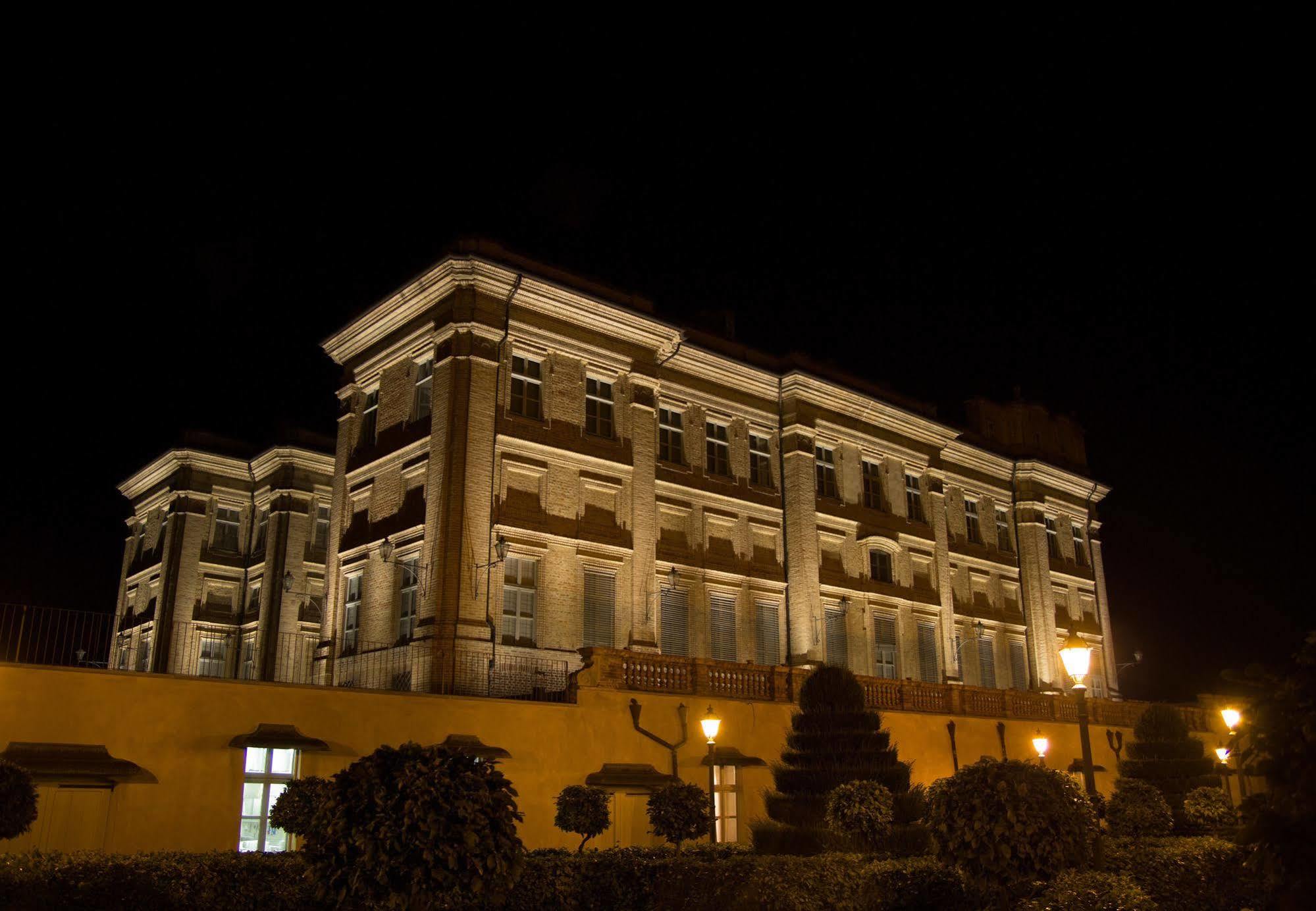 Отель Castello Di Гуарене Экстерьер фото